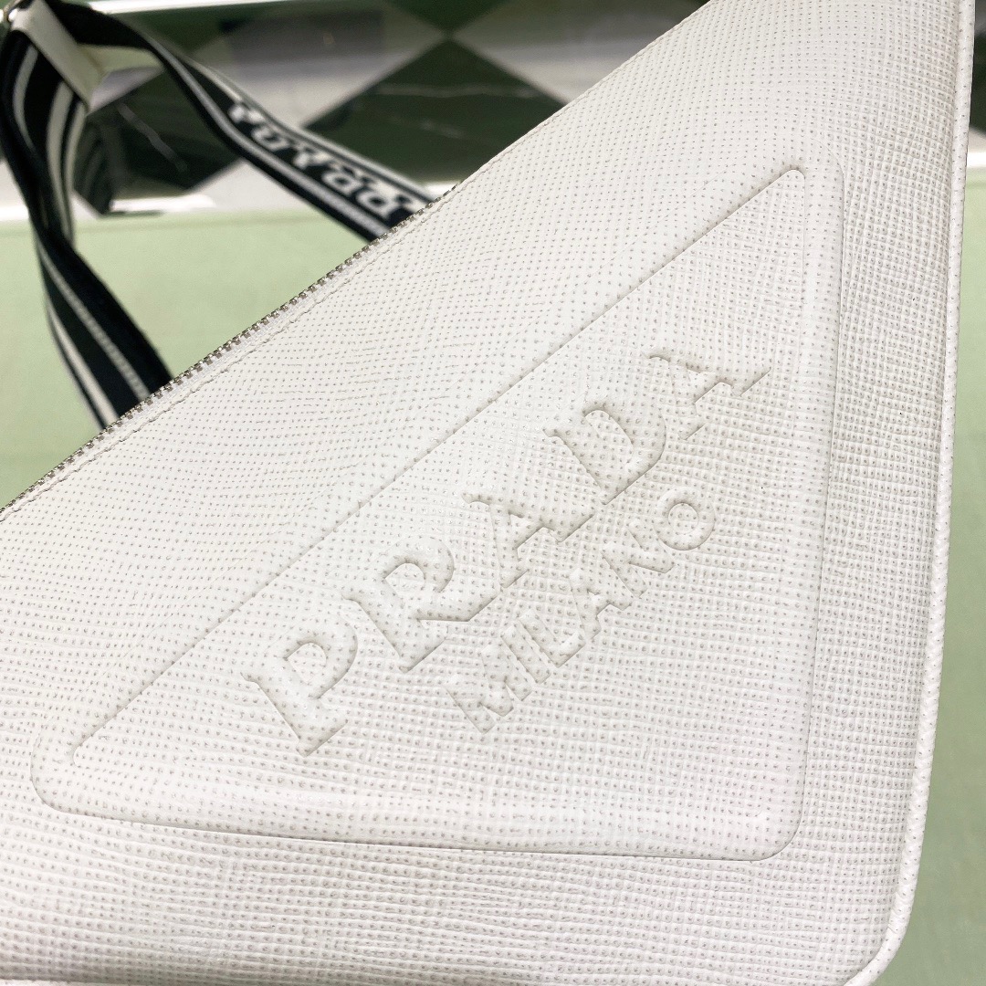 Pra*a triangle handbags 2vh155-28*18*11cm
