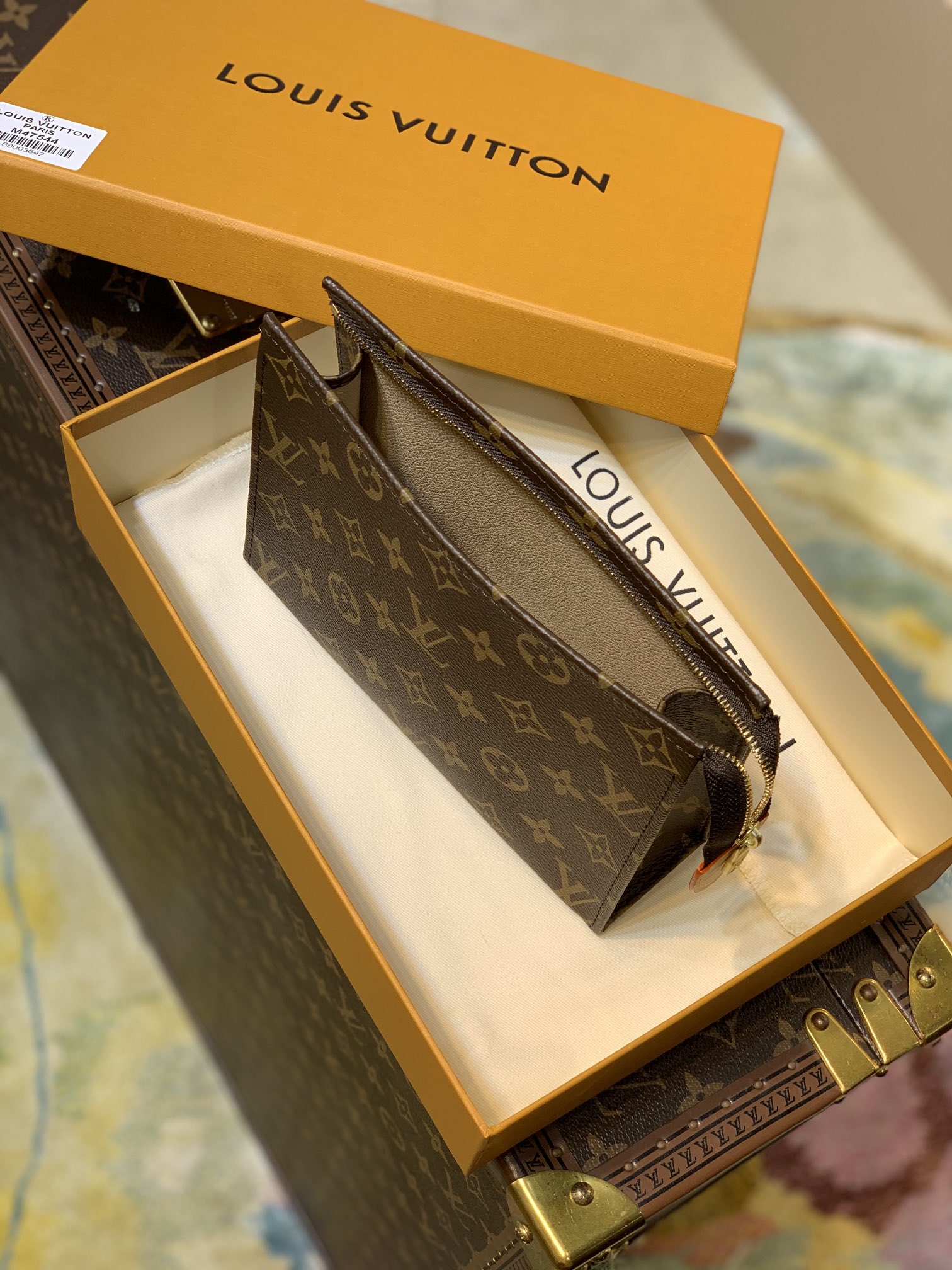 l0*is V*t0n toiletry pouch -19* 15*6cm