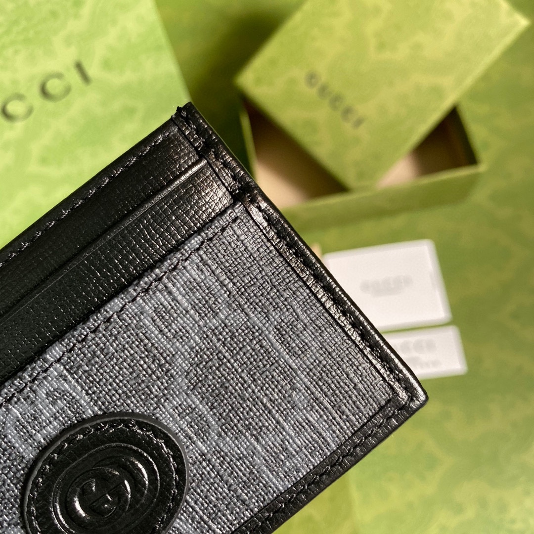 G*u*i wallet-10*7.5cm