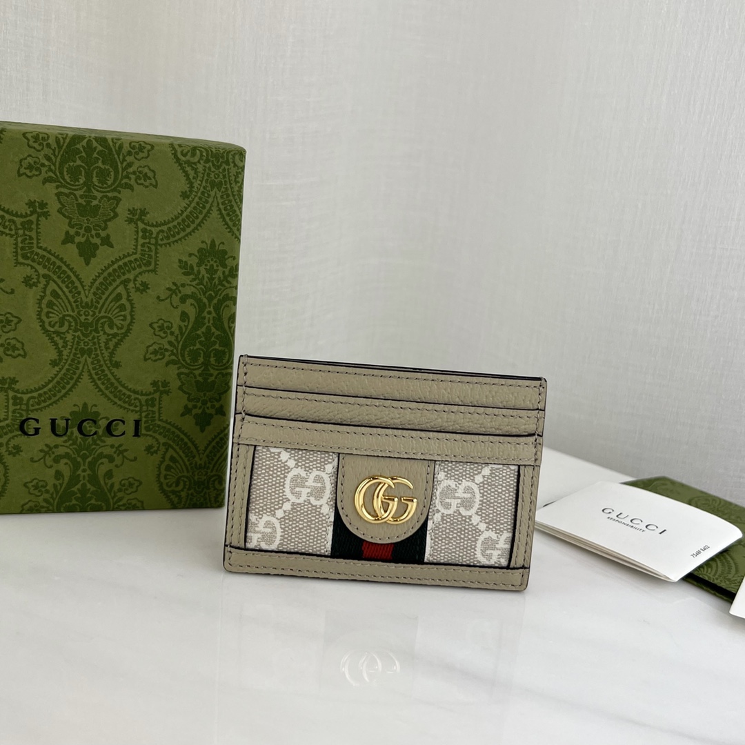 G*u*i wallet-10*7.5cm