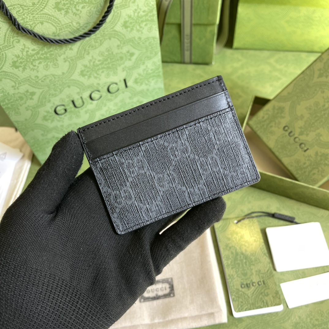 G*u*i wallet-10*7.5cm