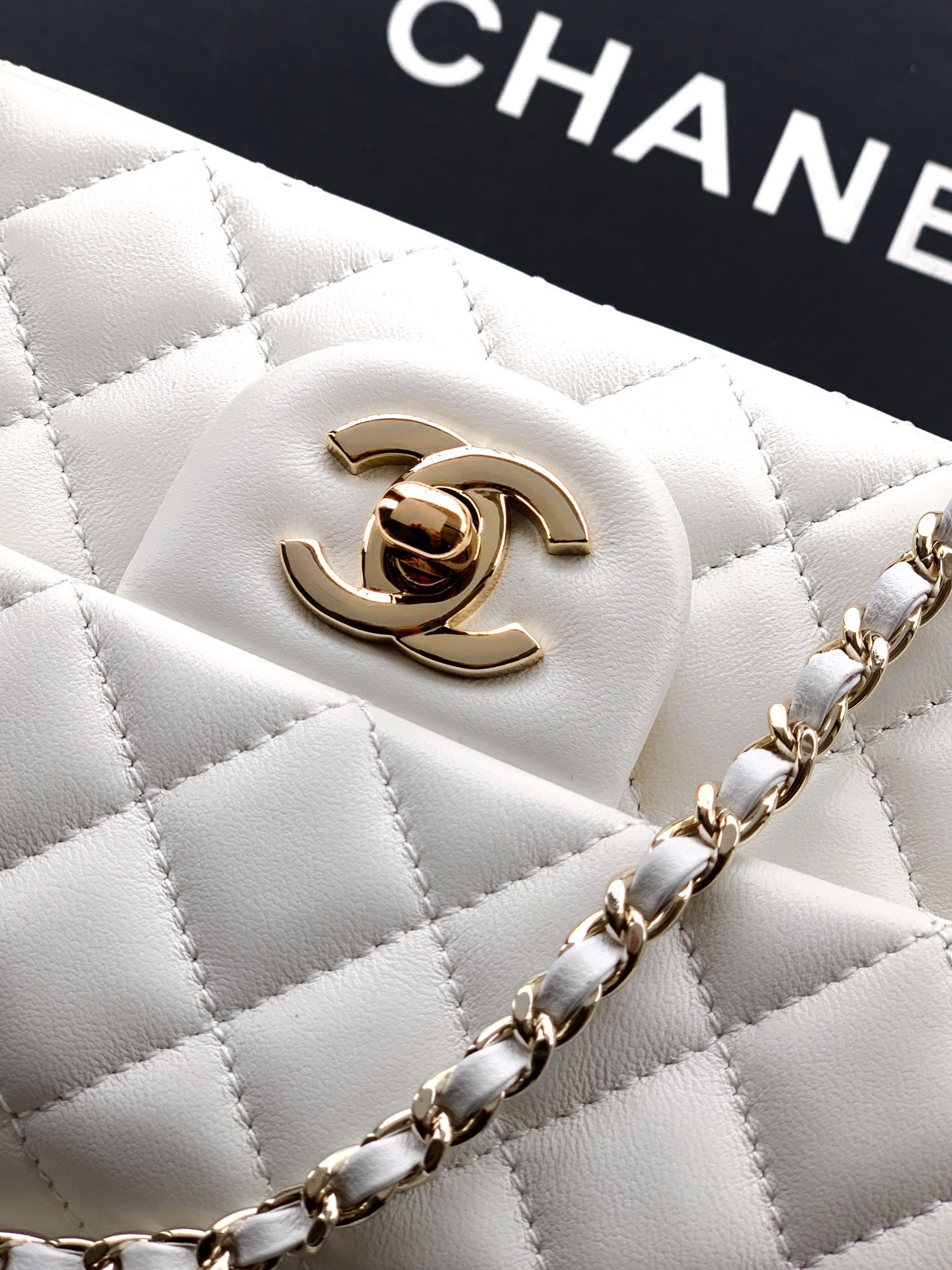 Ch@nel Flap Bag Mini CF Handle -Lambskin Leather-20*13*9cm