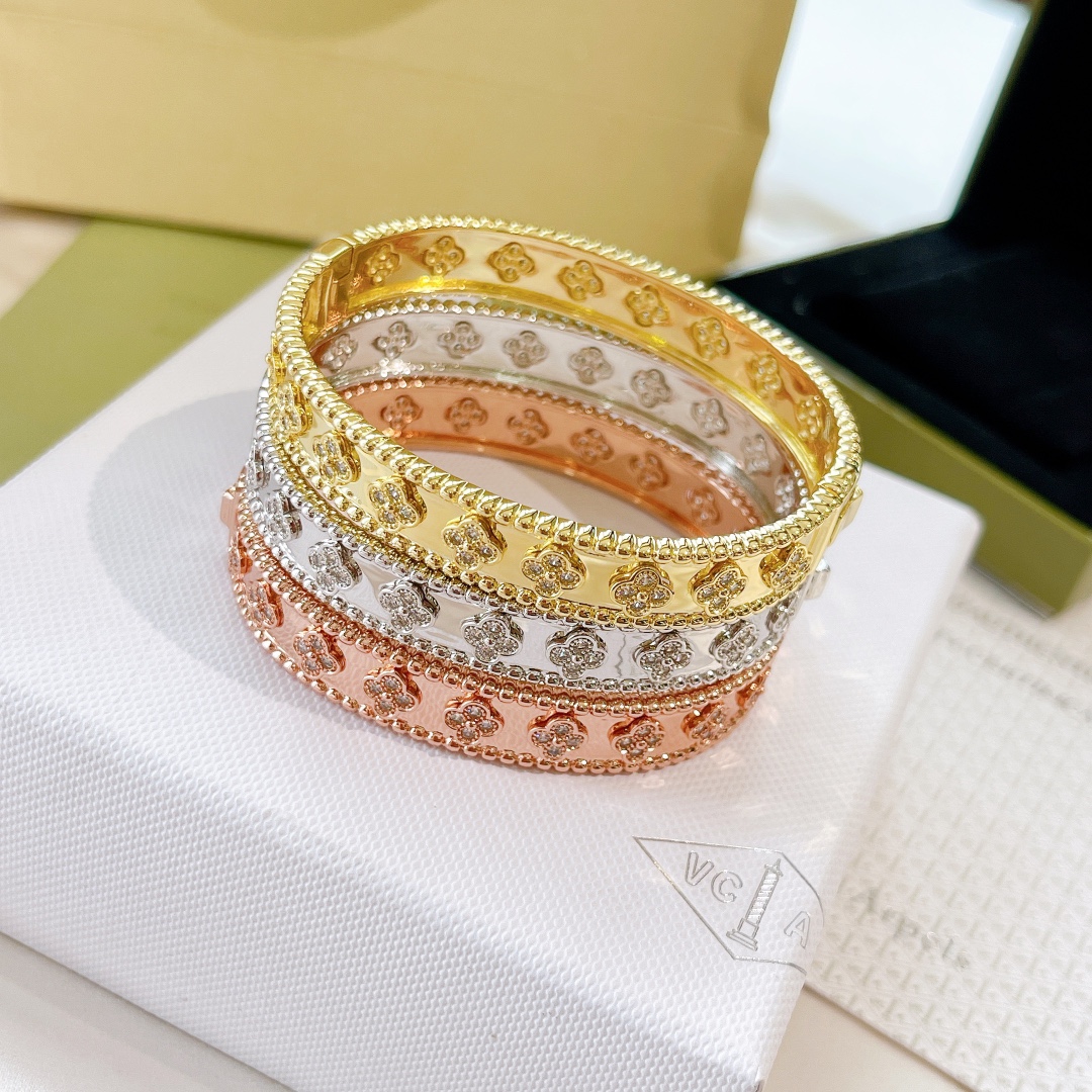 VCA Bracelet