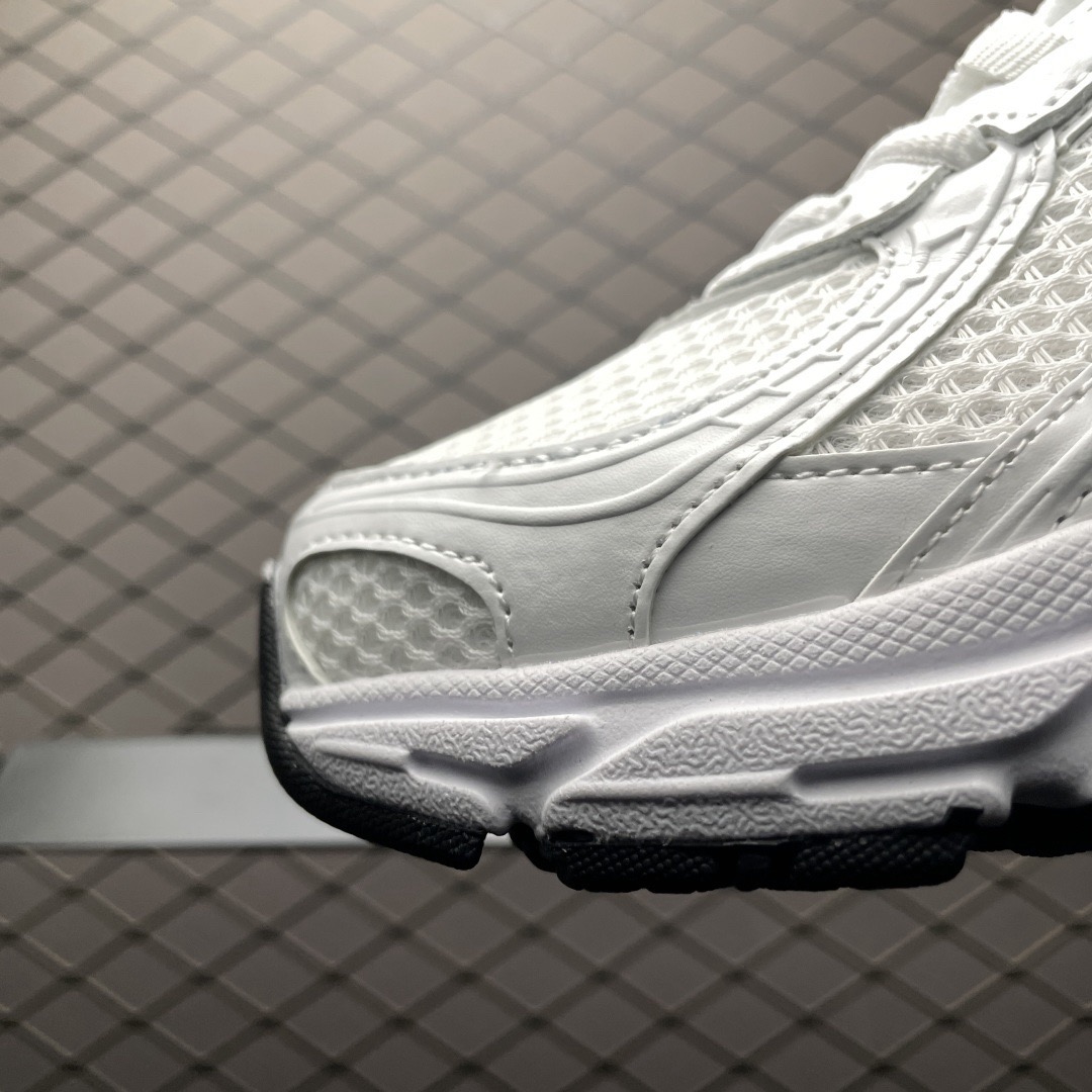 New Balance 740 "Triple White" Sneakers | White