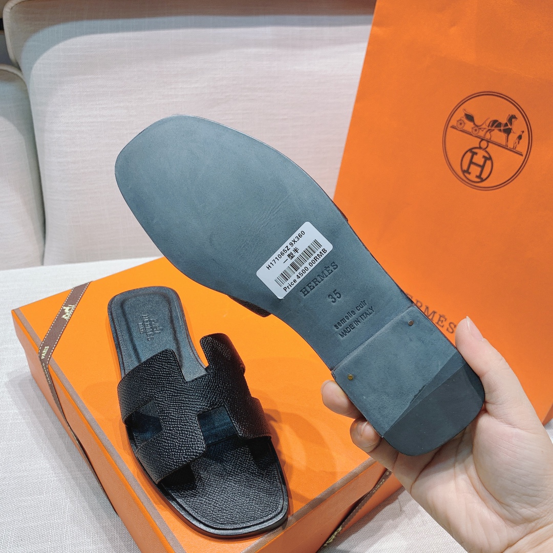 H**mes slippers