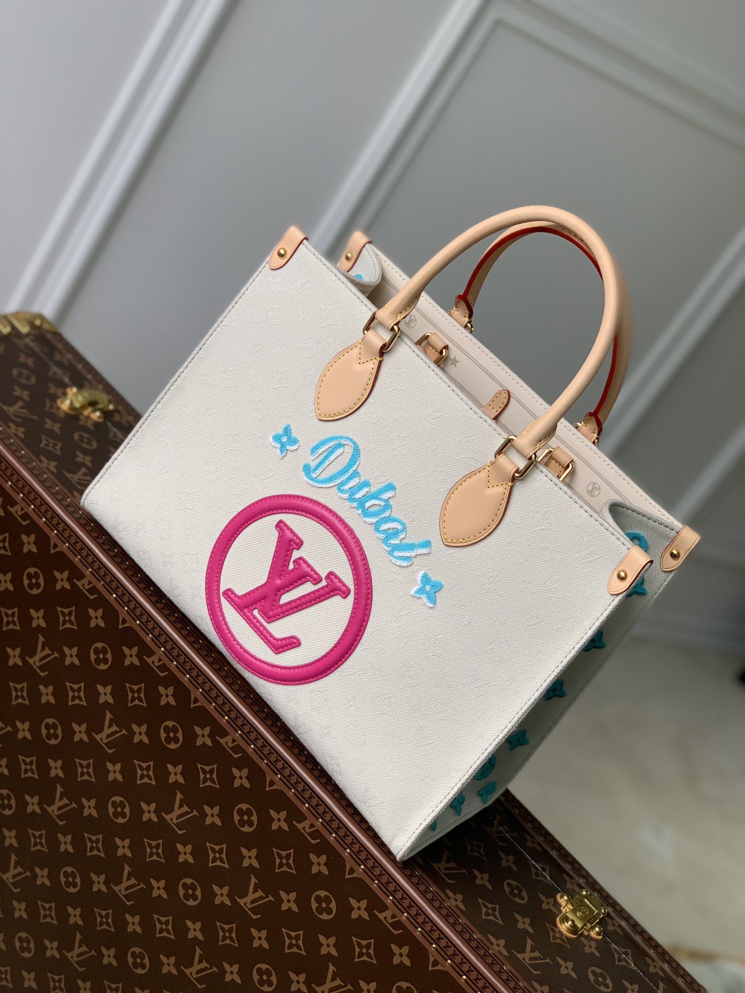 l0*is V*t0n small onthego handbag-35*28*15cm
