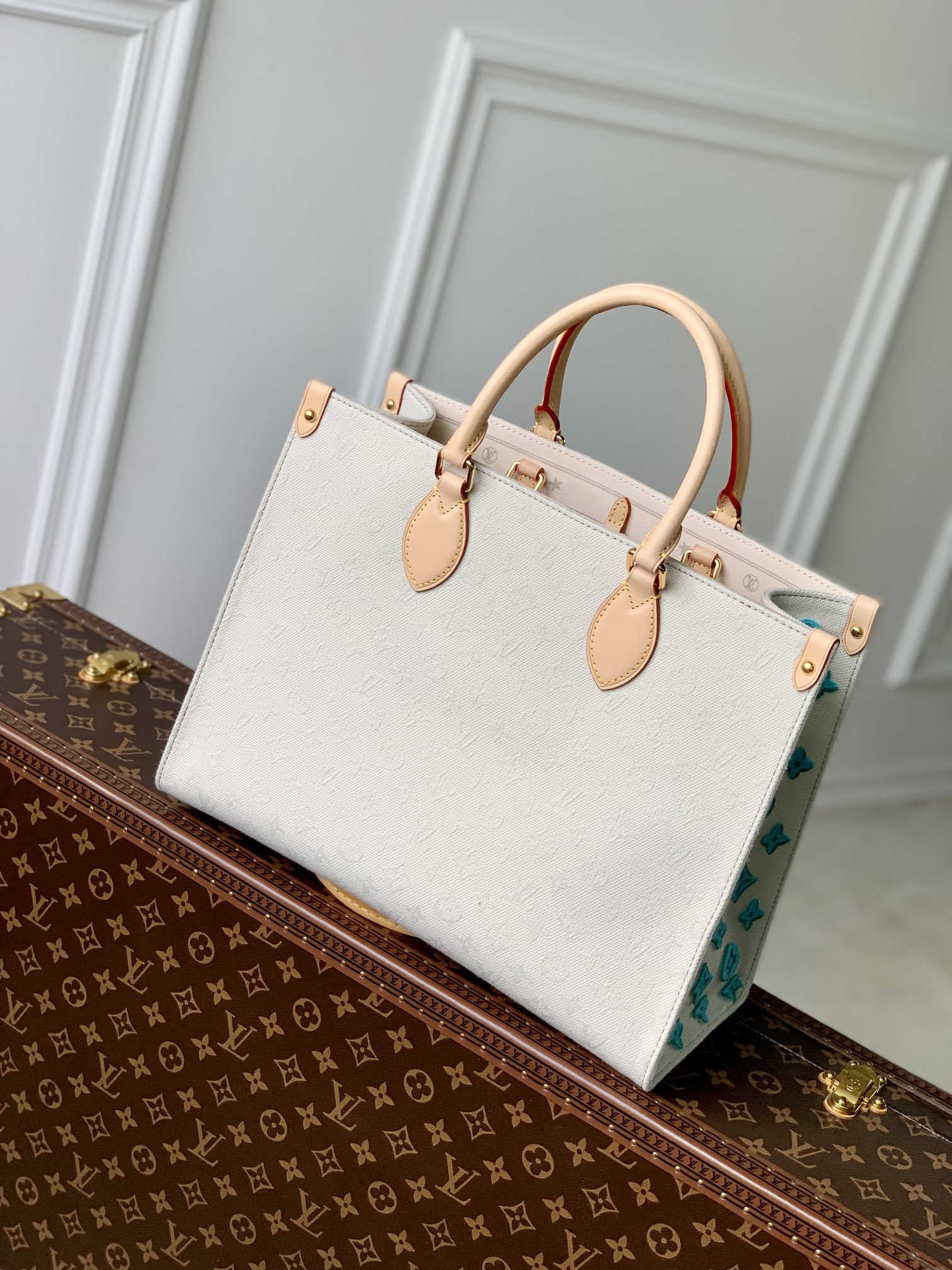l0*is V*t0n small onthego handbag-35*28*15cm
