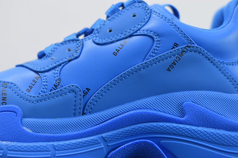 Ba*len*cia*ga triple s