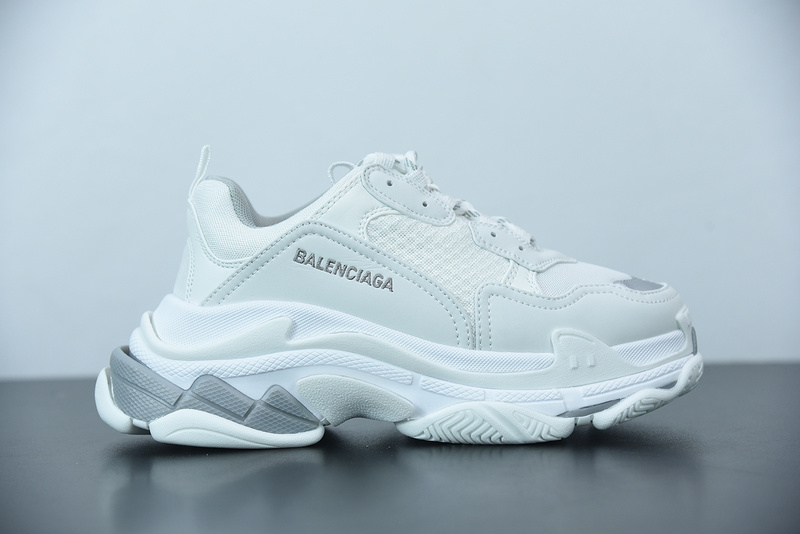 Ba*len*cia*ga triple s