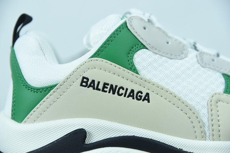 Ba*len*cia*ga triple s