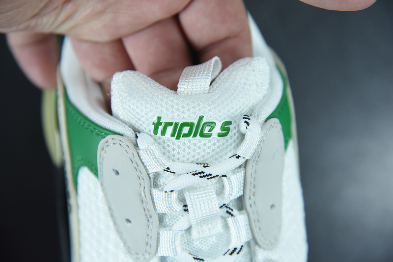 Ba*len*cia*ga triple s