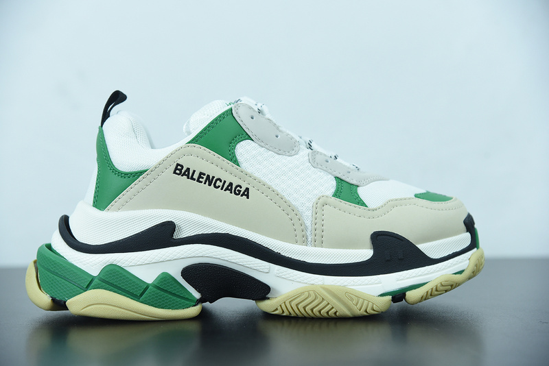 Ba*len*cia*ga triple s