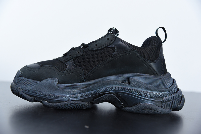 Ba*len*cia*ga triple s