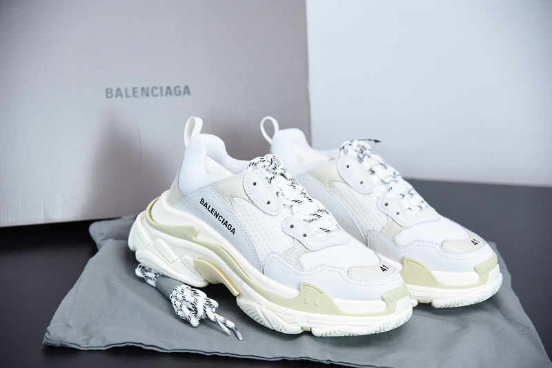 Ba*len*cia*ga triple s