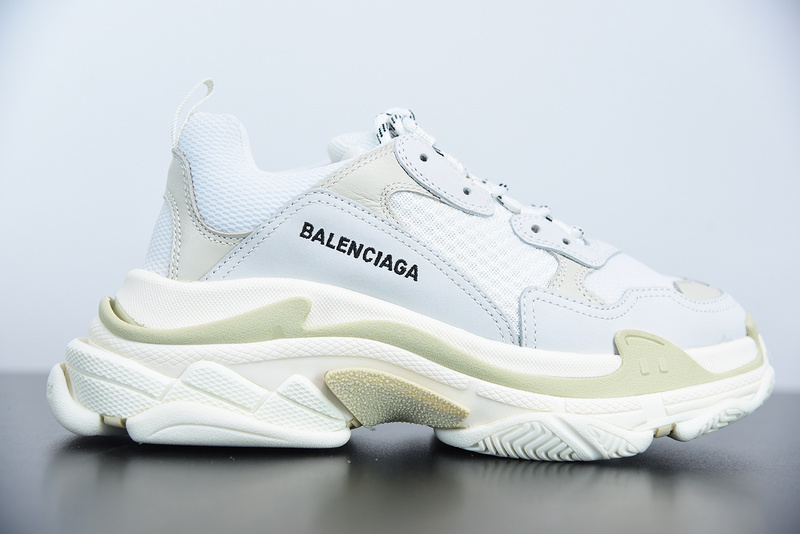 Ba*len*cia*ga triple s