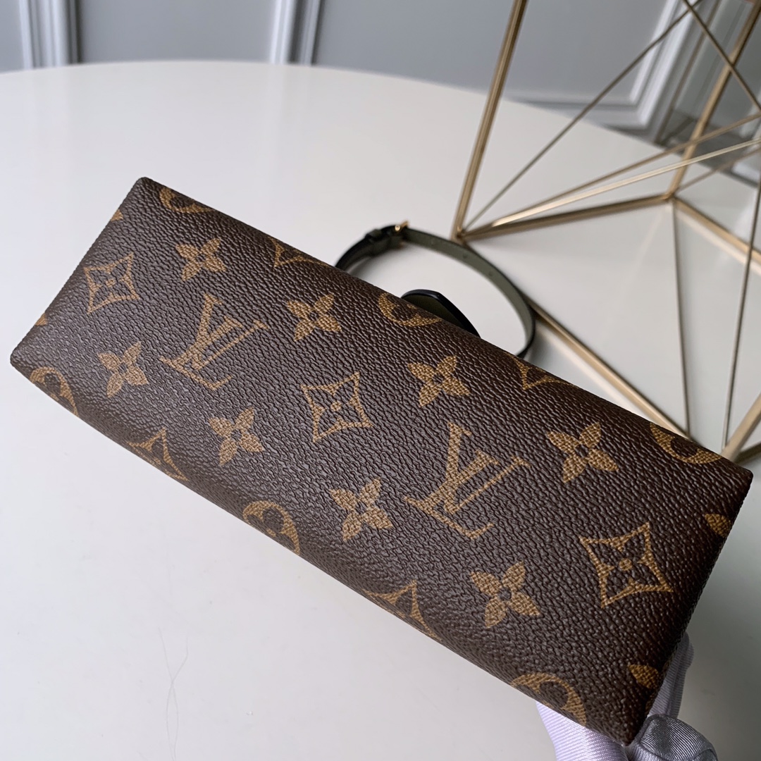 l0*is V*t0n locky bb bag -21* 17.0*8cm