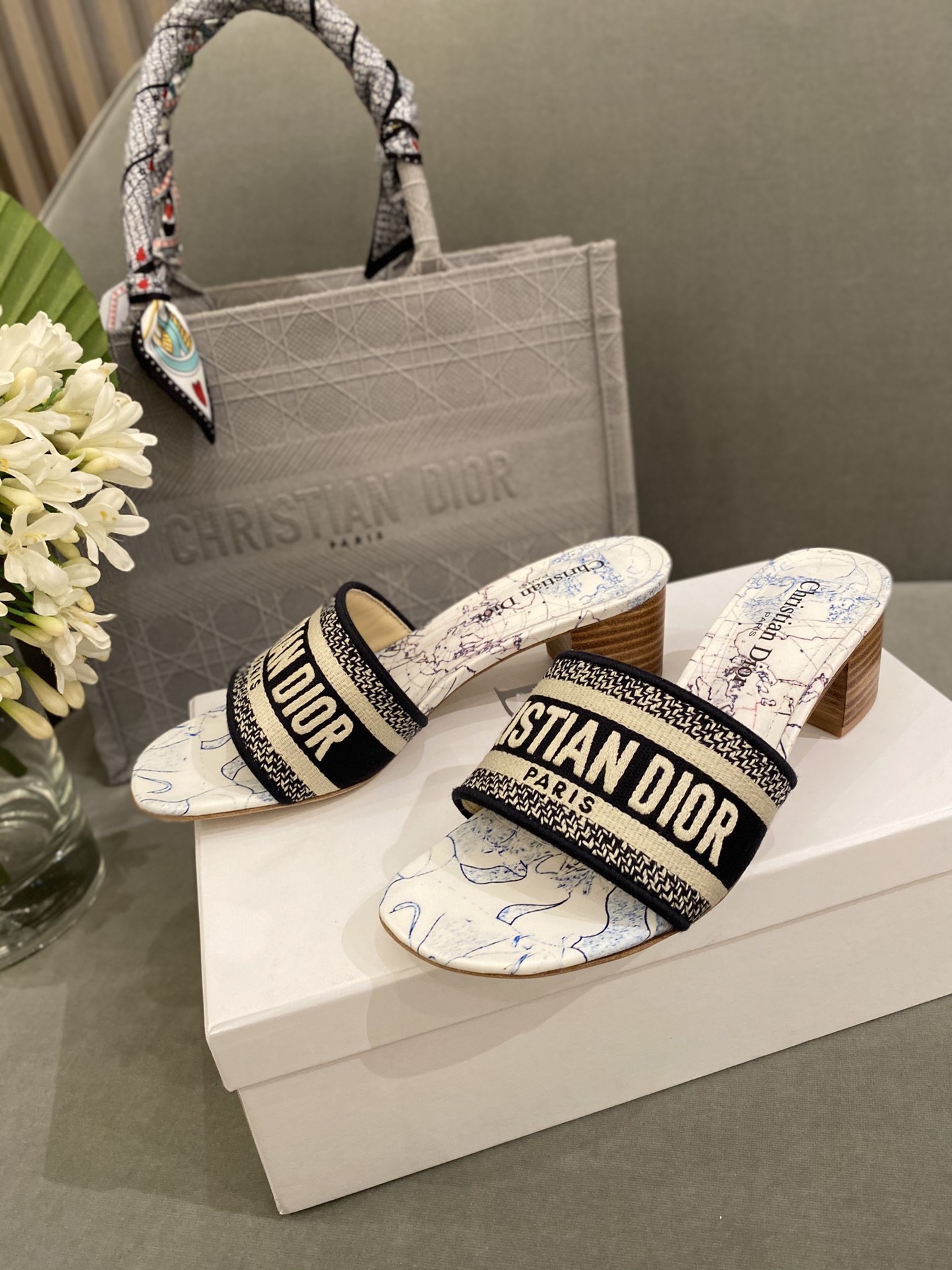 D*or slippers