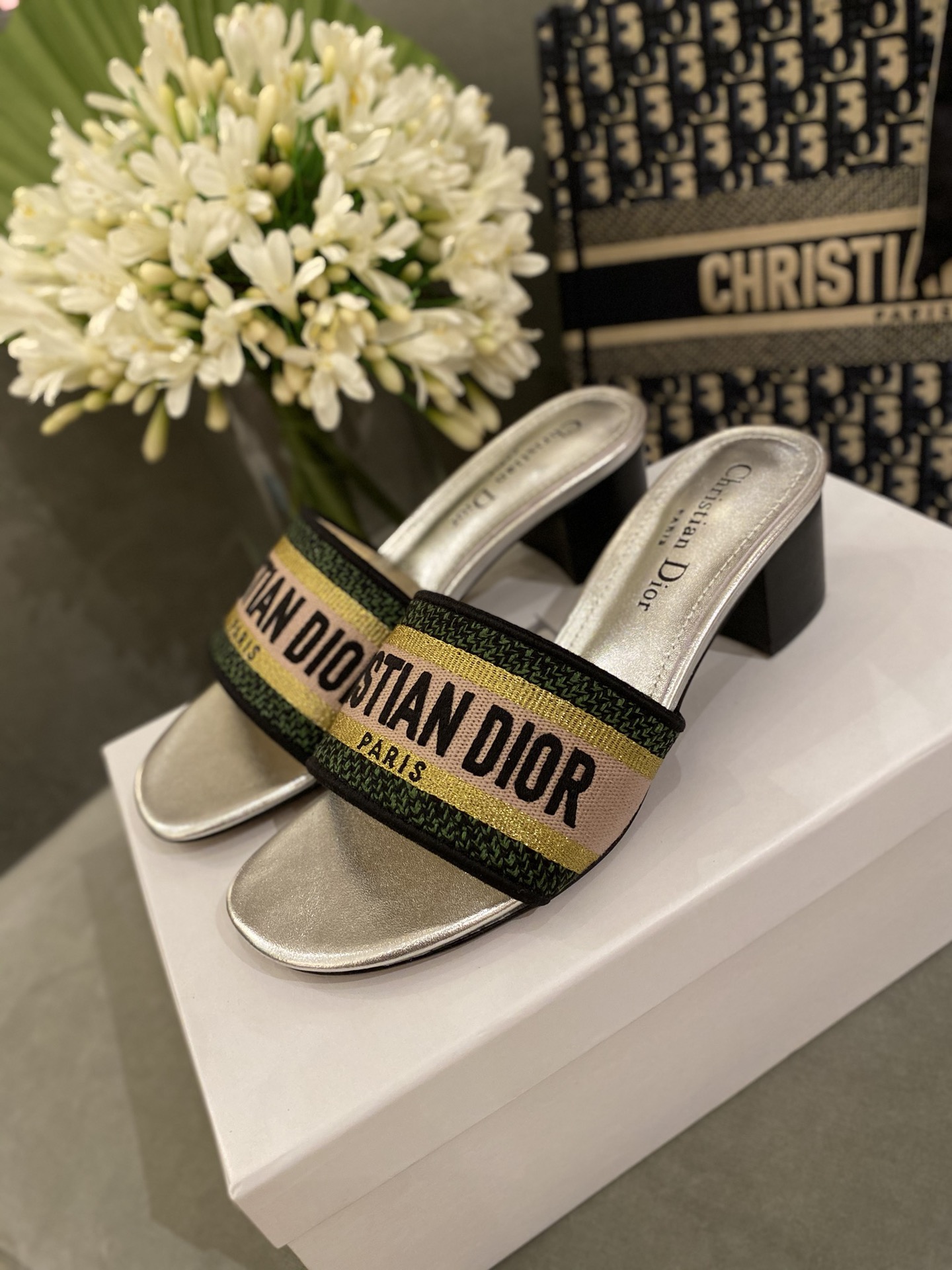 D*or slippers