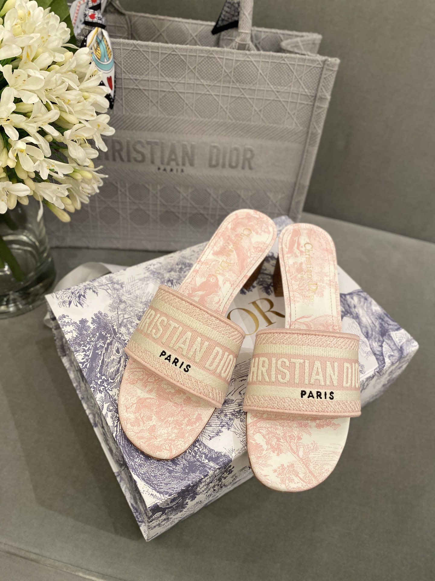 D*or slippers