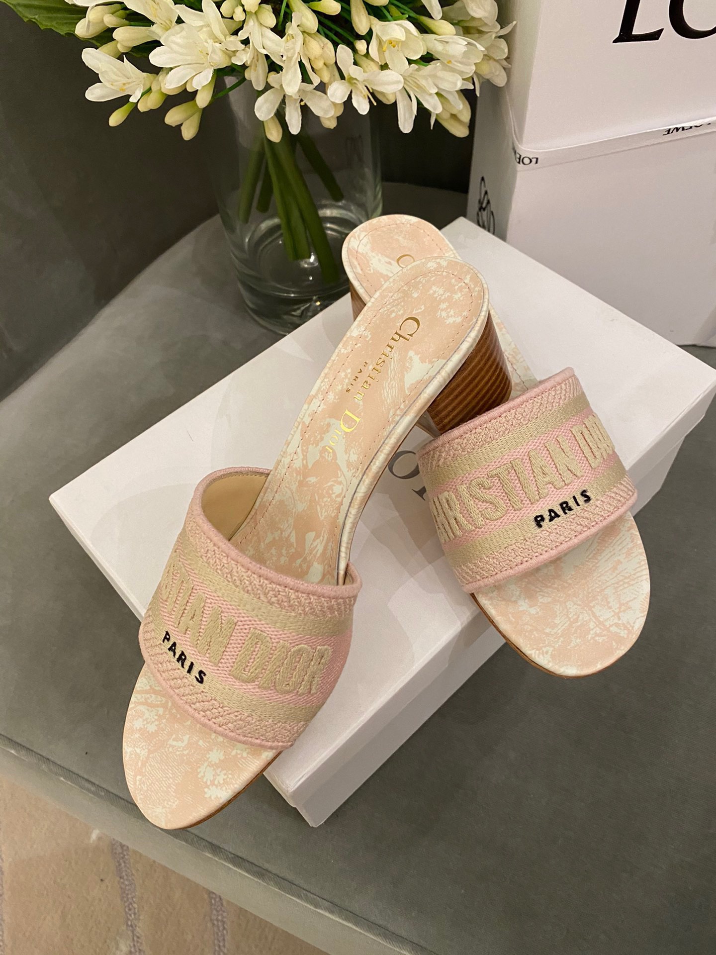 D*or slippers