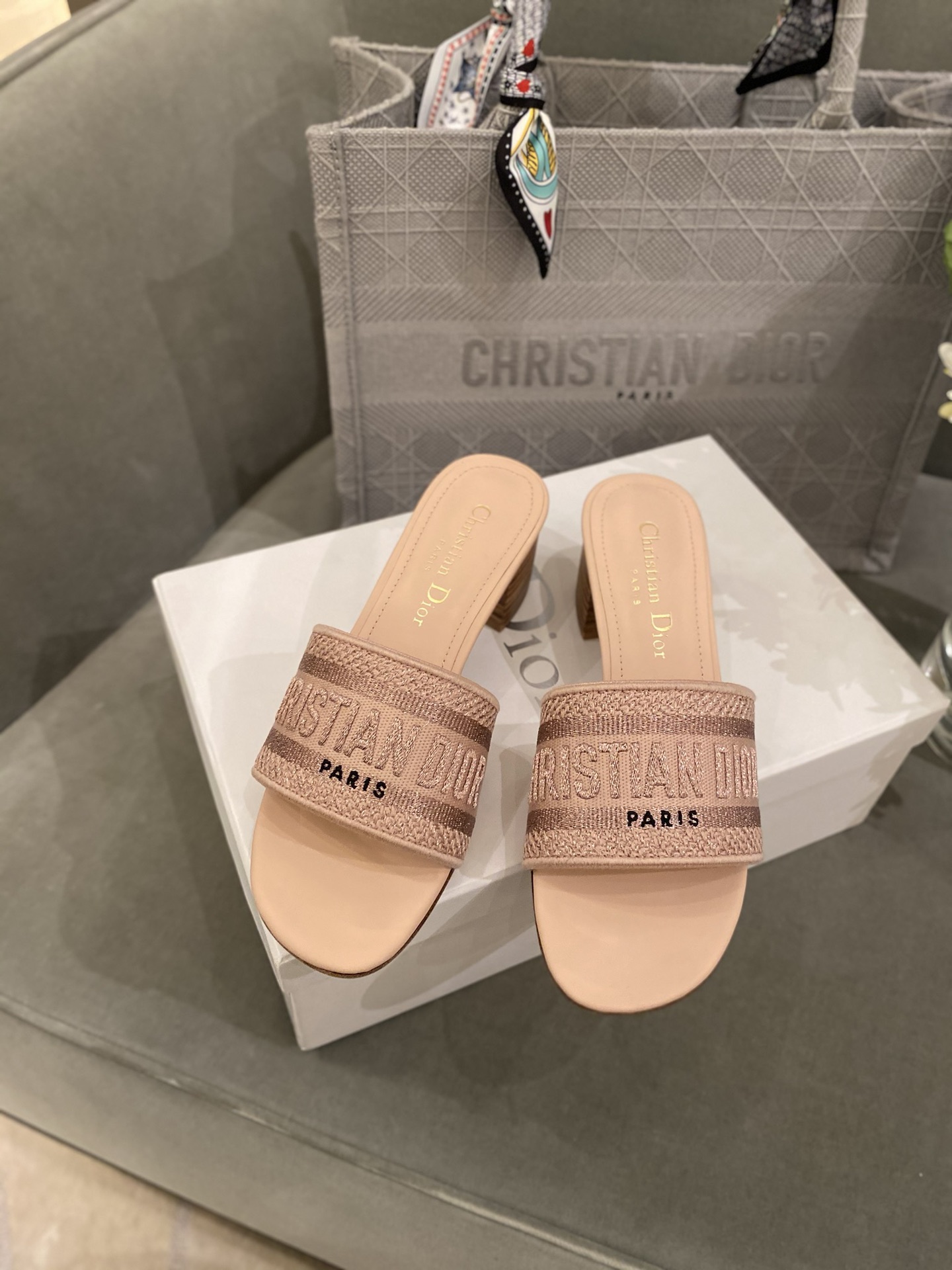 D*or slippers