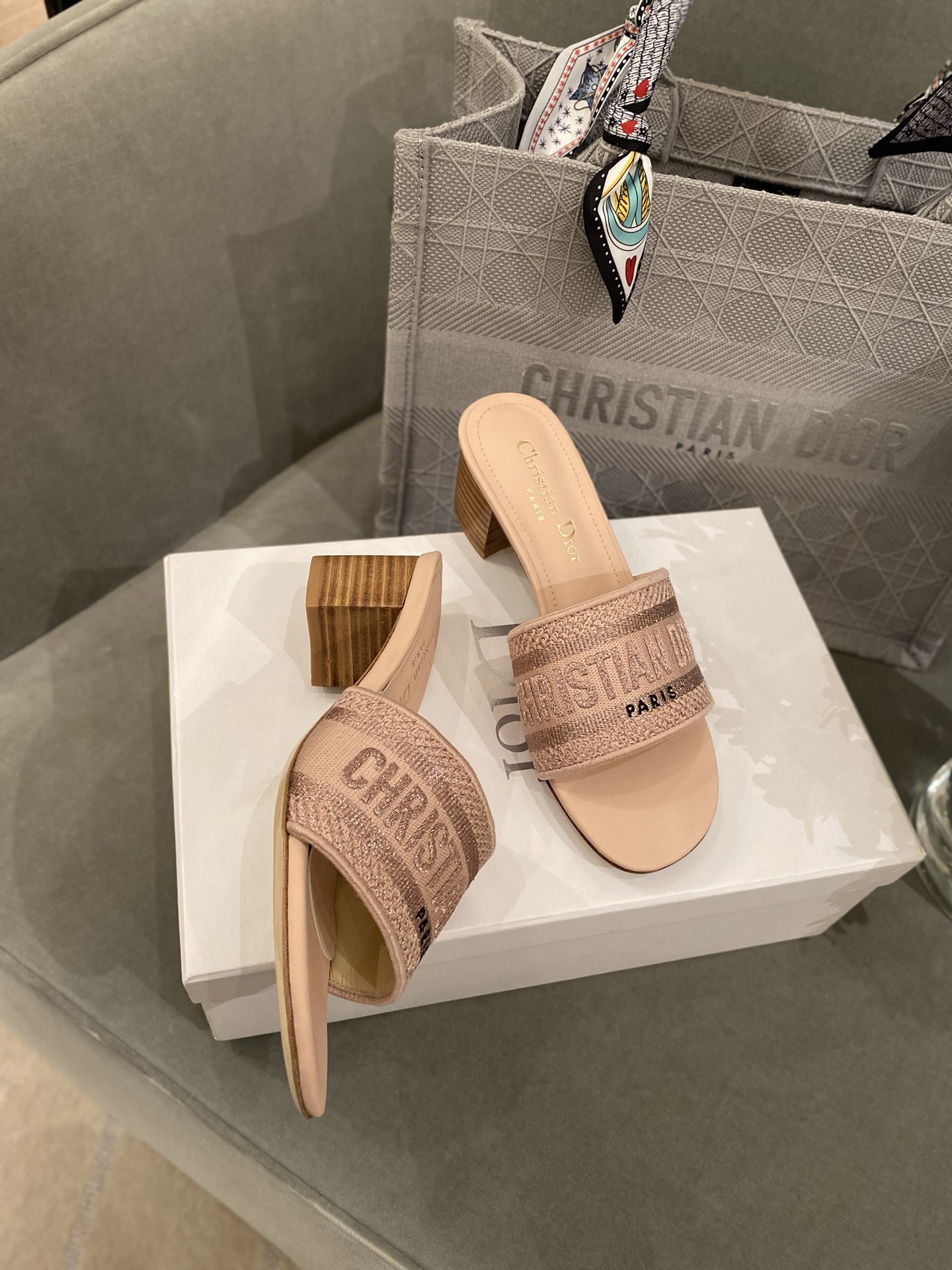 D*or slippers