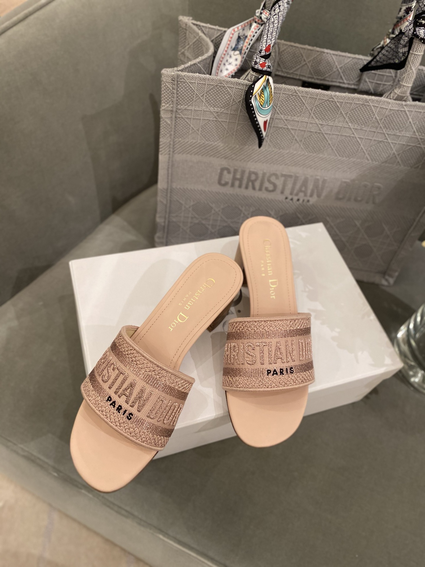D*or slippers
