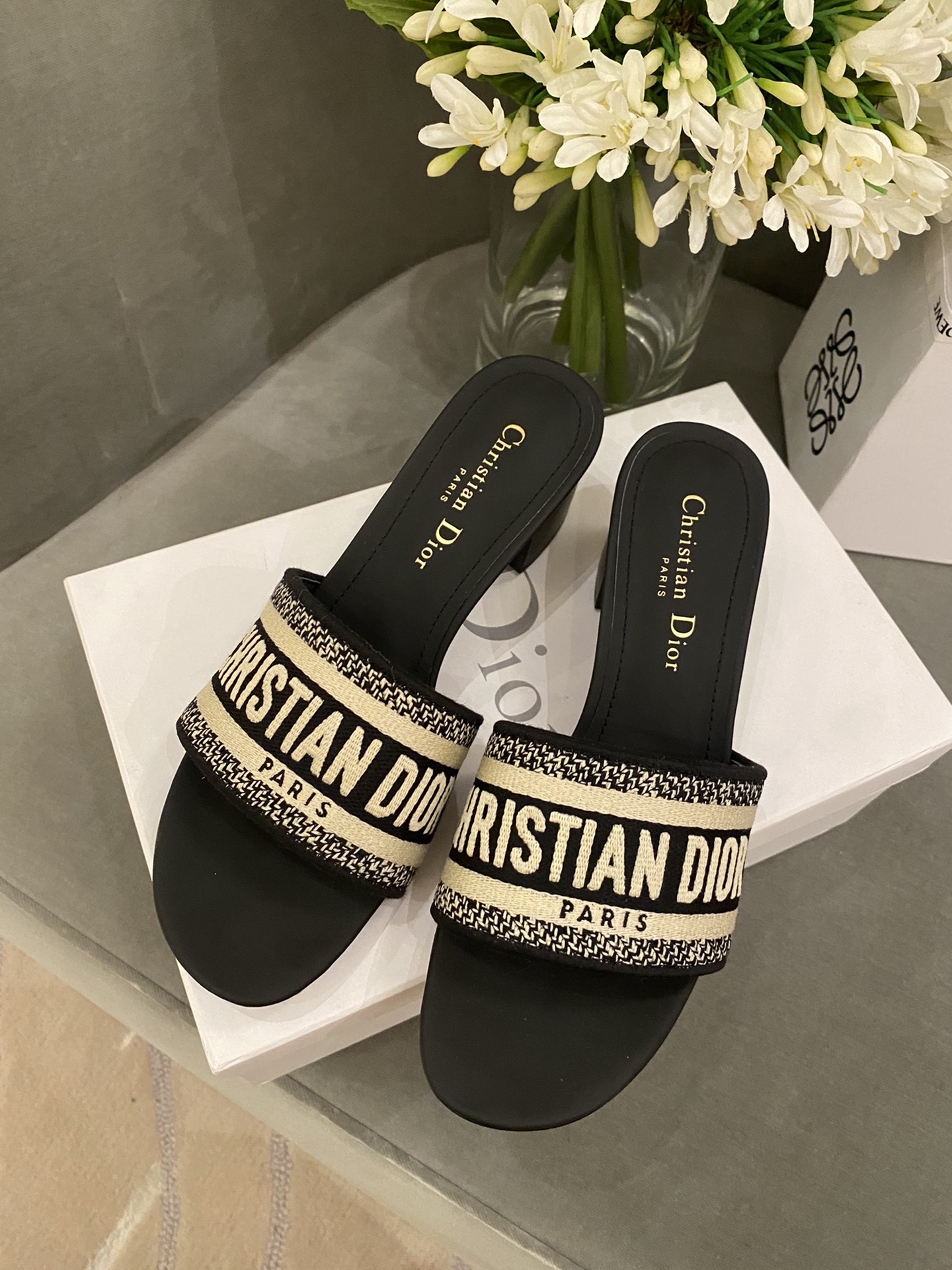 D*or slippers
