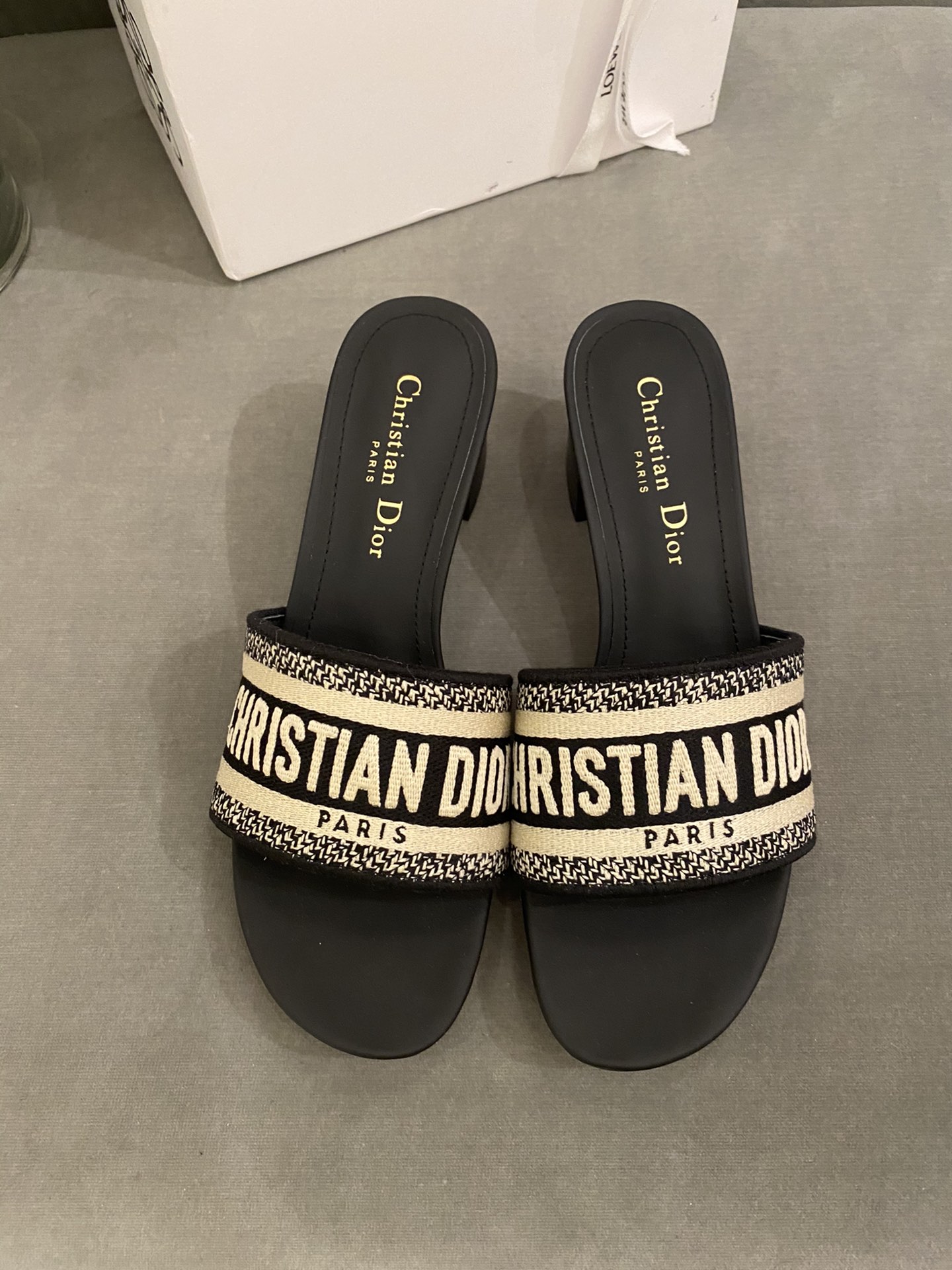 D*or slippers