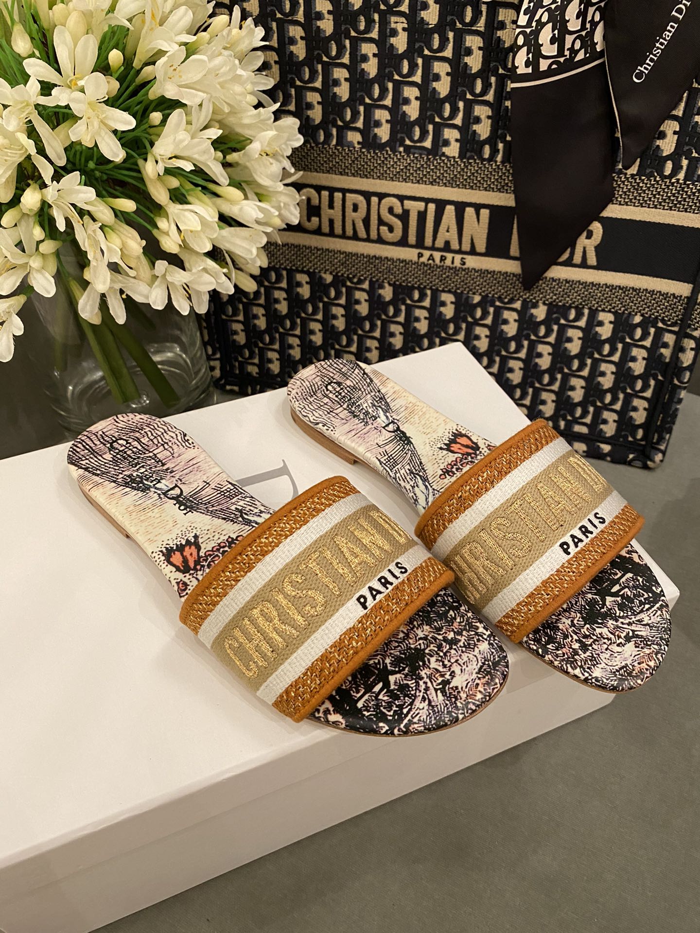 D*or slippers