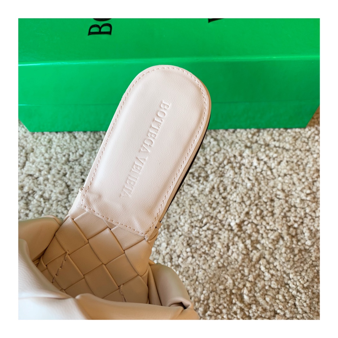 b0tte*a Ven*ta sandals