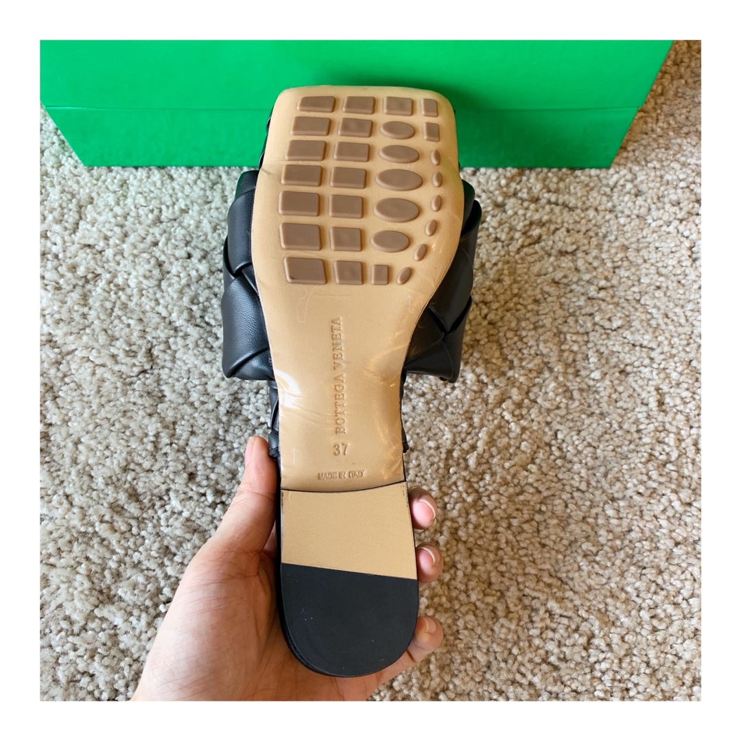 b0tte*a Ven*ta sandals
