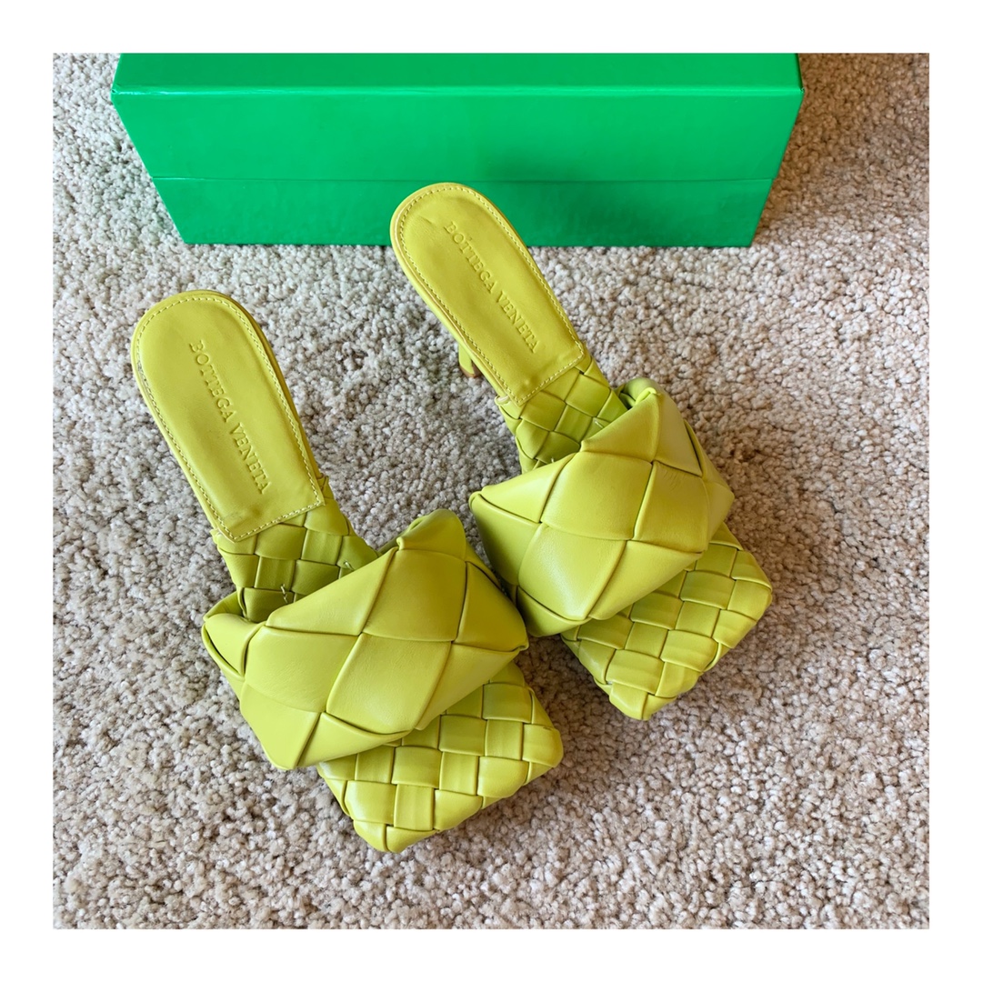 b0tte*a Ven*ta sandals