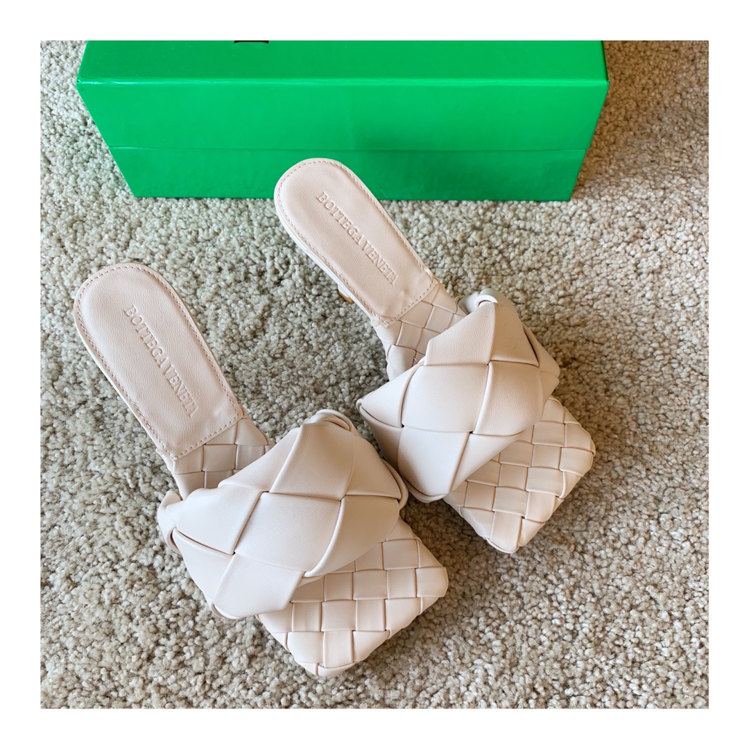 b0tte*a Ven*ta sandals