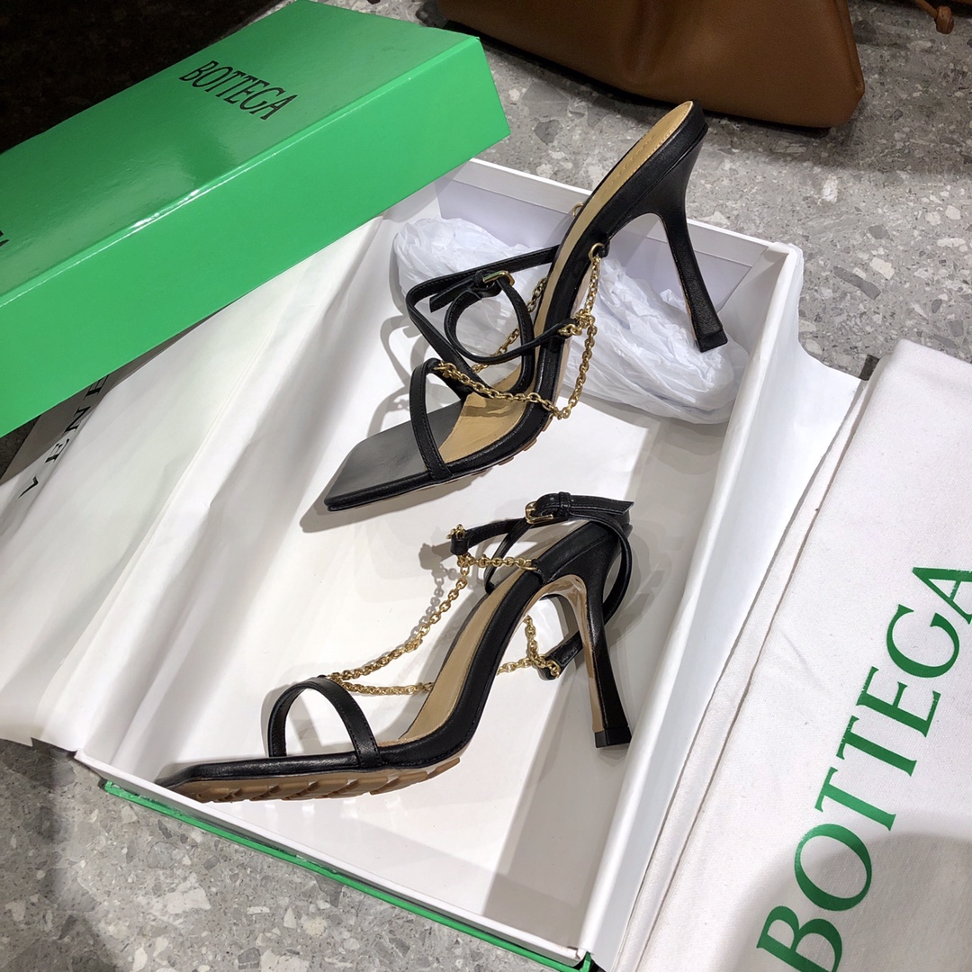 b0tte*a Ven*ta 2021ss heels