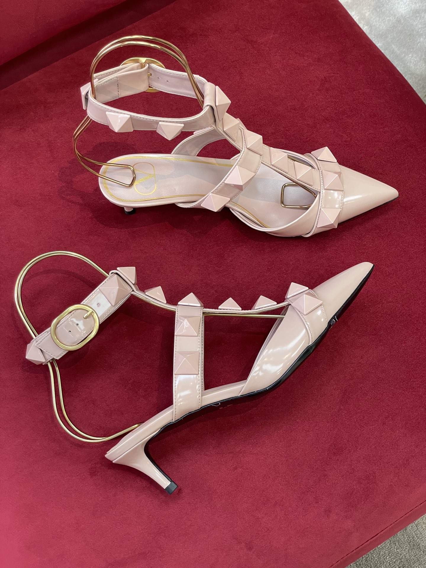 Va1e*ntin0 2022ss heels(size:35-42)