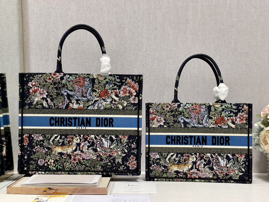 D*or book tote