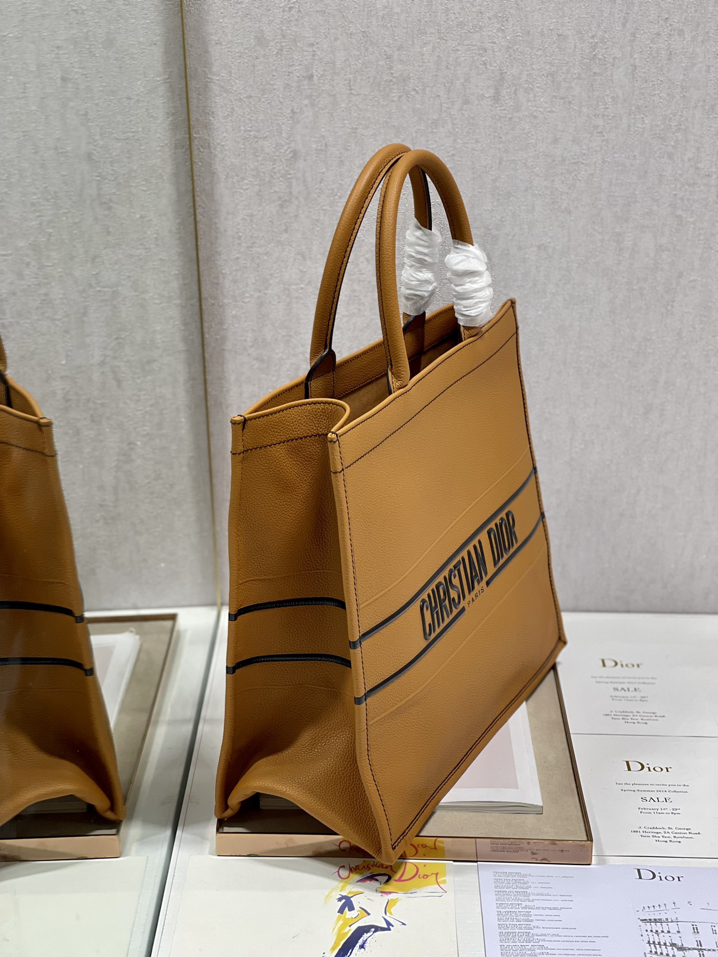 D*or book tote