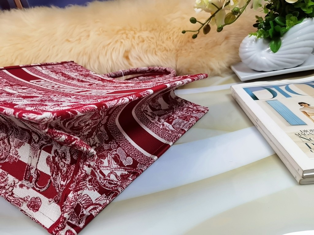 D*or book tote