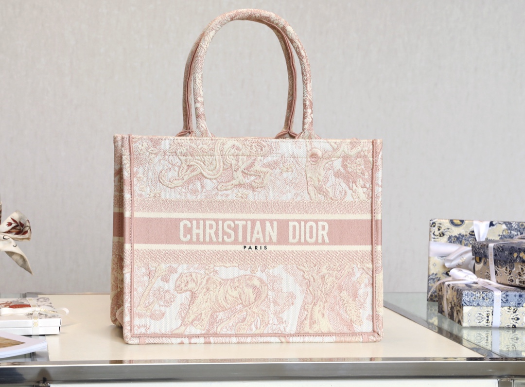 D*or small book tote-36.5cm
