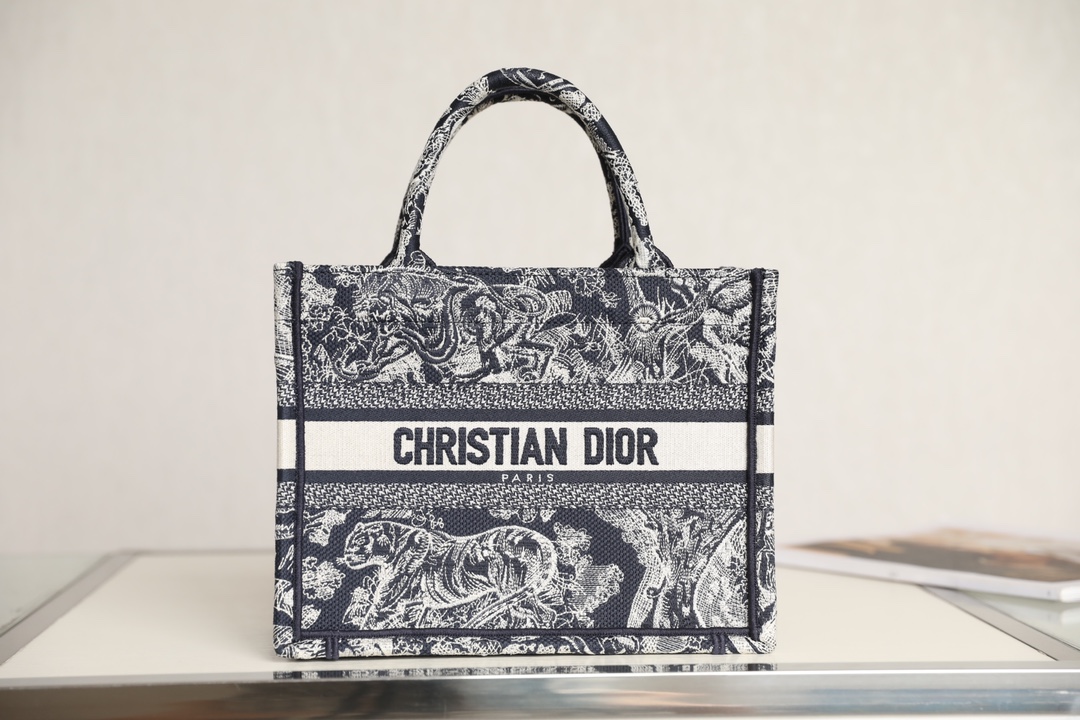 D*or small book tote-26*8*22cm