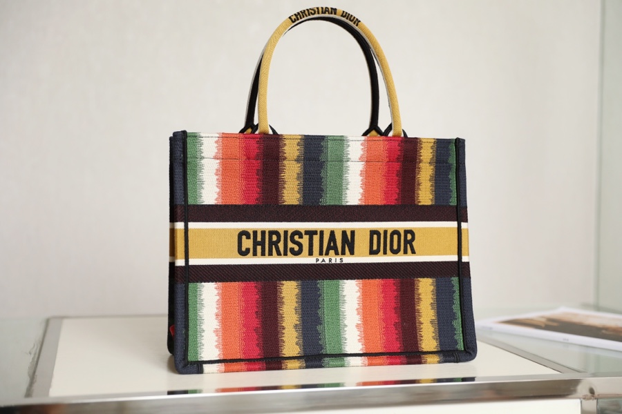 D*or small book tote-36.5cm