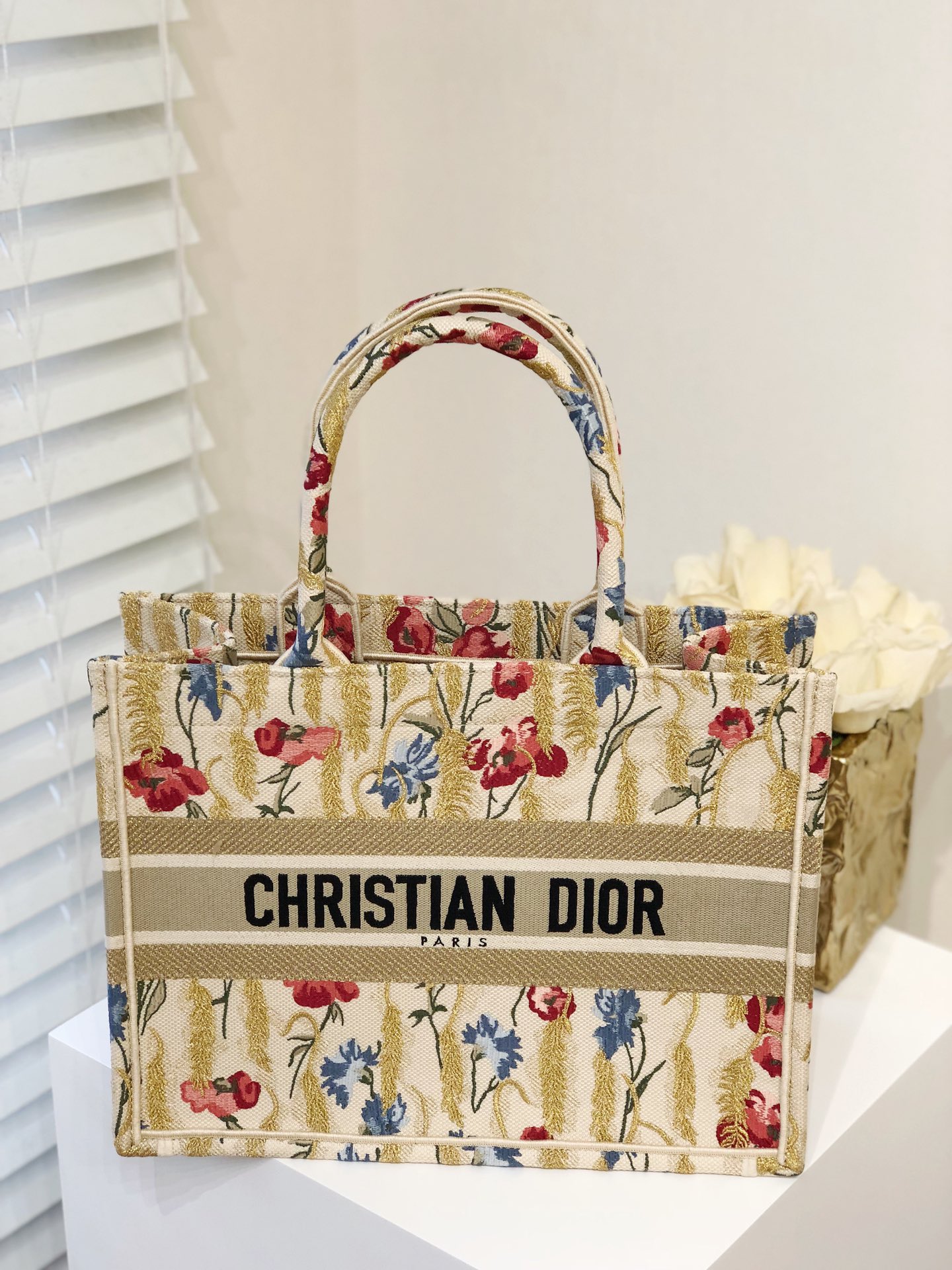 D*or small book tote-36.5cm