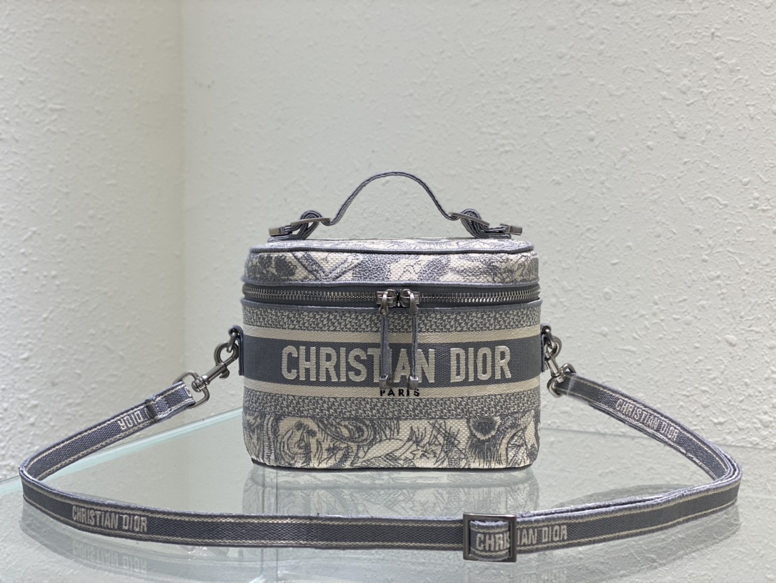 D*or cosmetic bag-18*.5*13*10.5cm