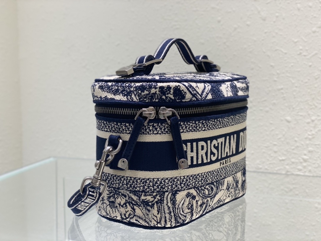 D*or cosmetic bag-18*.5*13*10.5cm