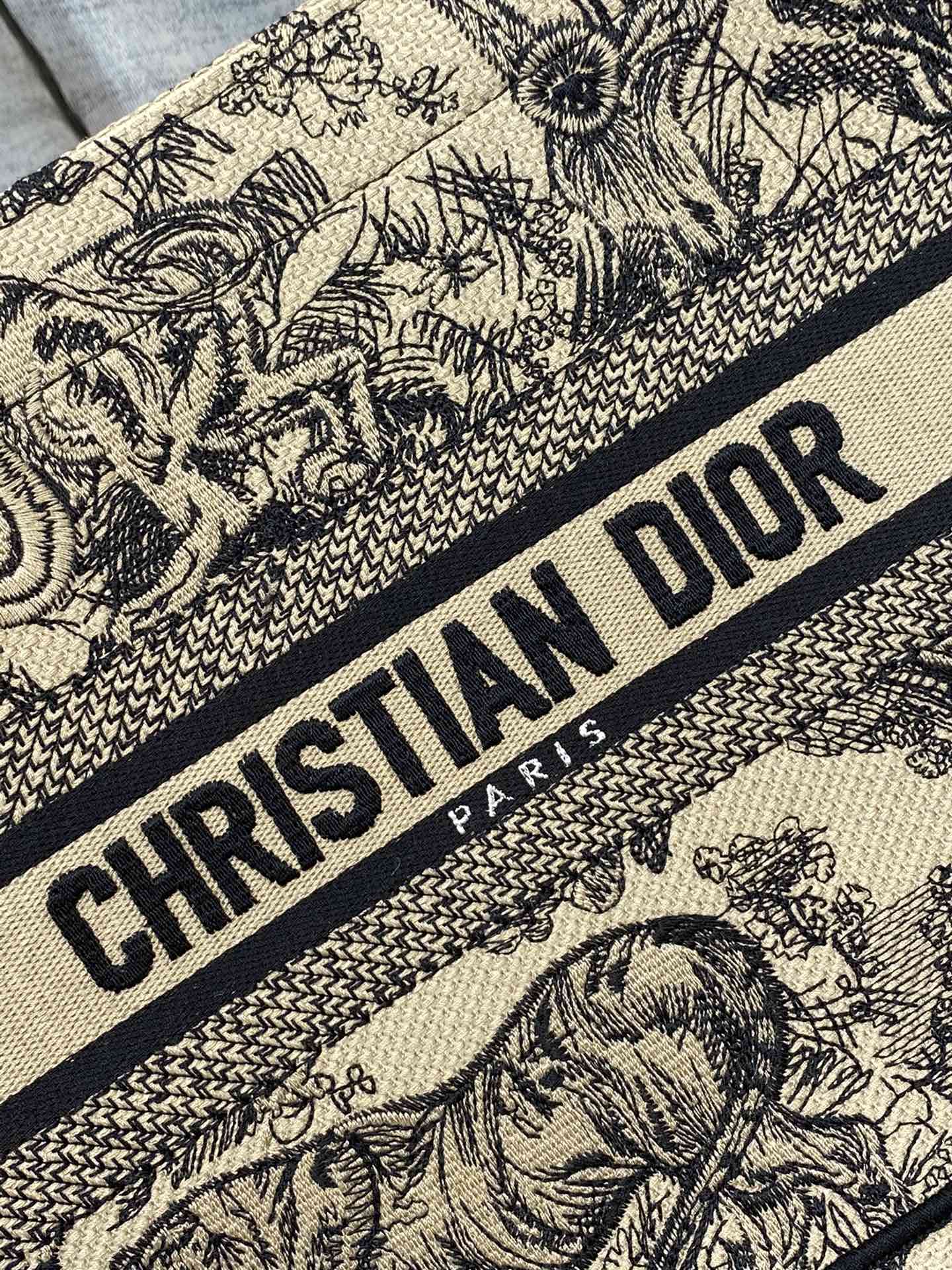 D*or small book tote-26*8*22cm