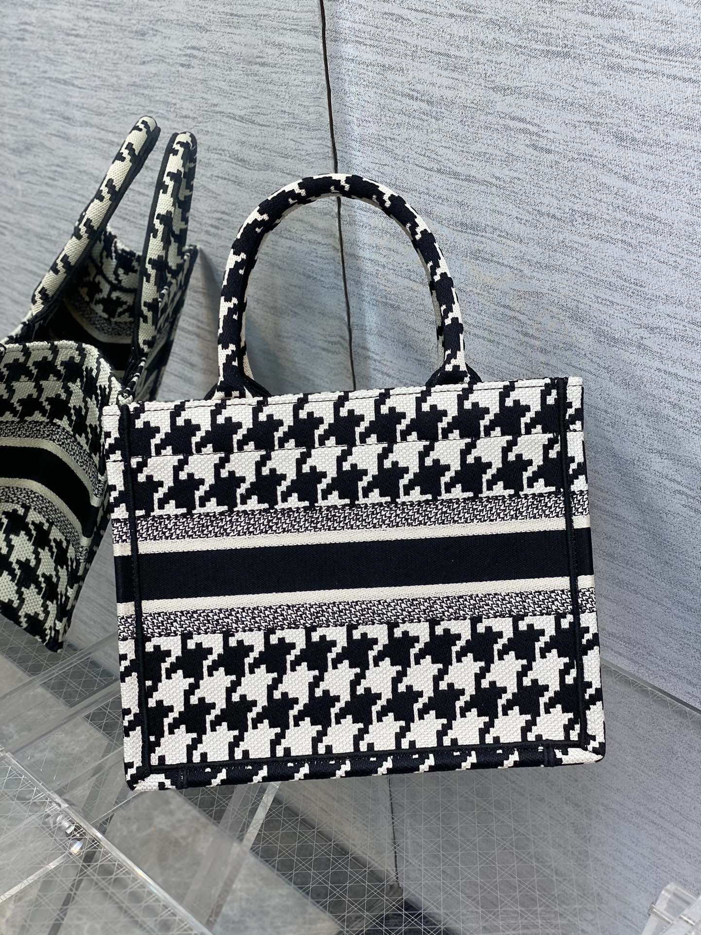 D*or small book tote-26*8*22cm