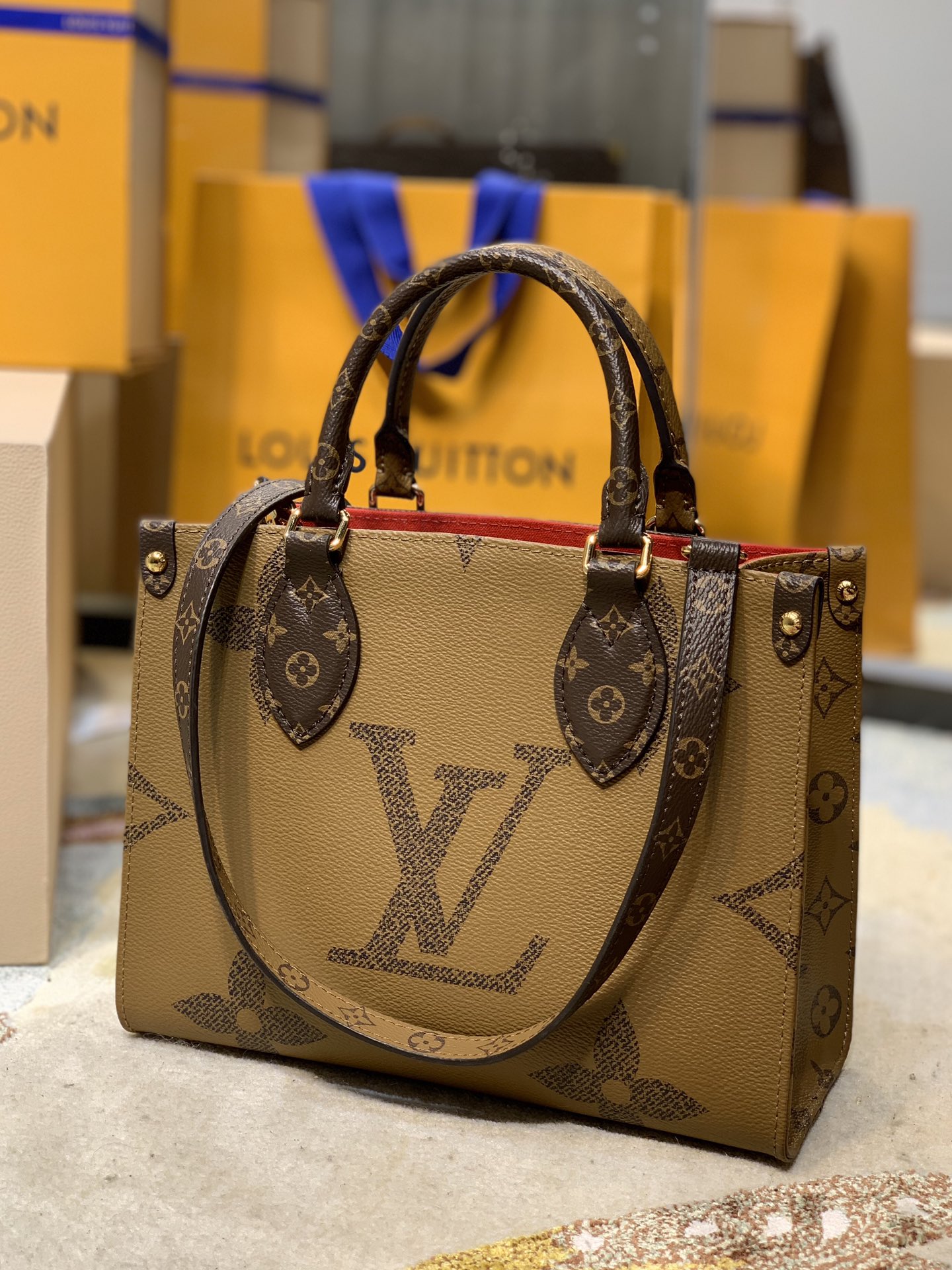 l0*is V*t0n mini onthego handbag-25*19*11.5cm