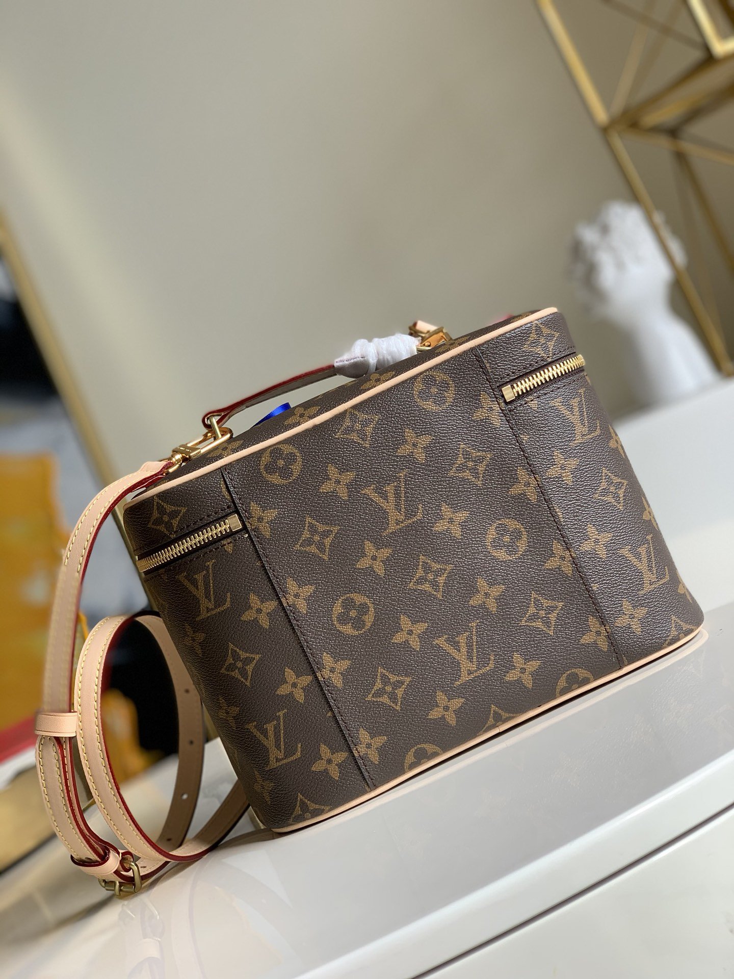 l0*is V*t0n cosmetic bag