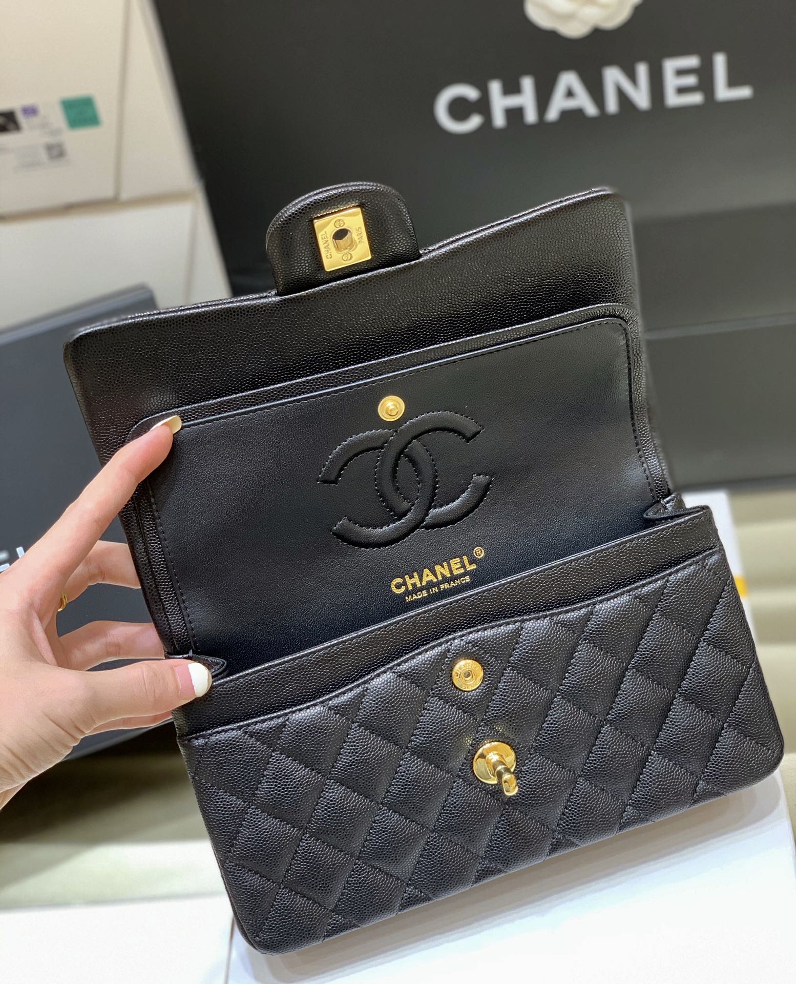 Ch@nel Flap Bag-（Black Inside）Caviar-23CM